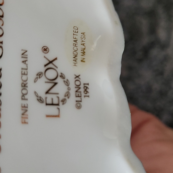 Lenox "Rose Breasted Grosbeak" Bird Figurine - Picture 10 of 12